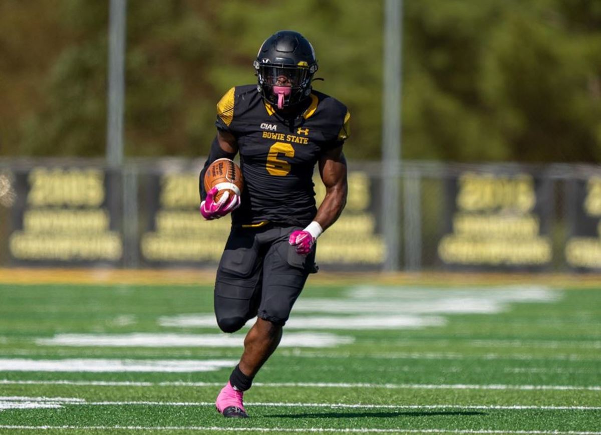Wilkins_breaks_for_47_yard_TD_71